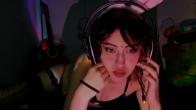 kittenpasive30 online show from July 30, 4:00 am