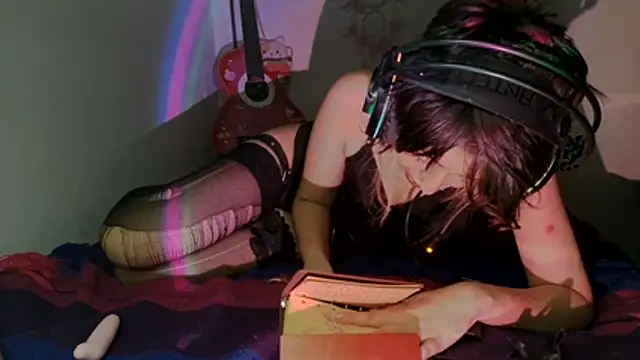 kittenpasive30 online show from August 2, 4:22 am