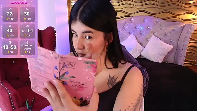  Ninaharpper online show from June 26, 1:04 pm