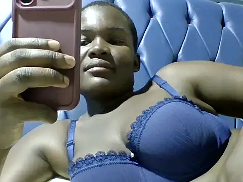 Snapshot of Sassylilmama chatting on June 19, 4:44 pm Sassylilmama online show from June 19, 4:44 pm