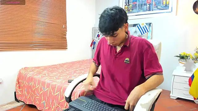Snapshot of Jake_Falcon chatting on July 9, 11:47 am Jake Falcon online show from July 9, 11:47 am