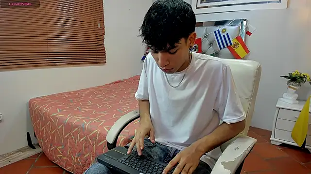 Snapshot of Jake_Falcon chatting on July 15, 11:26 am Jake Falcon online show from July 15, 11:26 am