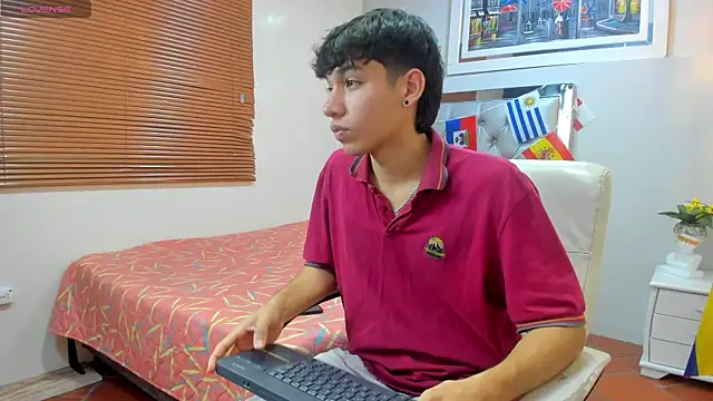 Snapshot of Jake_Falcon chatting on July 17, 11:28 am Jake Falcon online show from July 17, 11:28 am
