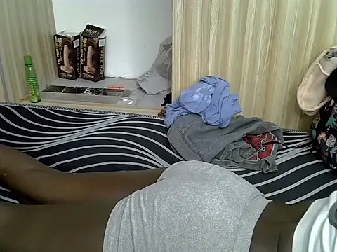 Snapshot of Sheratonyblacks chatting on June 21, 11:40 pm Sheratonyblacks online show from June 21, 11:40 pm