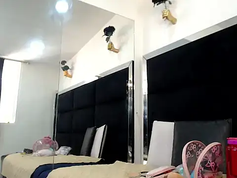 Jazmiin Rosee online show from July 17, 7:52 pm