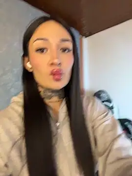 Snapshot of Suis_evangeline chatting on June 23, 12:41 am Suis evangeline online show from June 23, 12:41 am