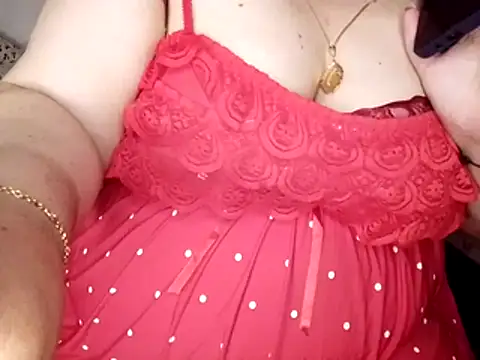 Snapshot of Sara-beela chatting on August 4, 9:17 pm Sara-beela online show from August 4, 9:17 pm