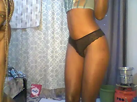 Ladysweetness23 online show from July 11, 3:42 am