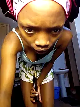 Snapshot of Sexyie_lynne chatting on July 4, 2:29 am Sexyie lynne online show from July 4, 2:29 am