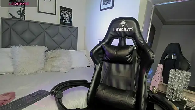 Cattleya Love online show from June 14, 1:36 am