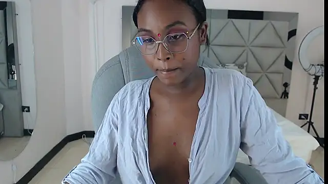 Snapshot of lily_mendoza chatting on July 6, 8:00 pm lily mendoza online show from July 6, 8:00 pm