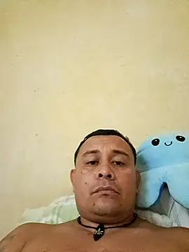 Snapshot of parejacalientenik chatting on June 22, 10:51 pm parejacalientenik online show from June 22, 10:51 pm