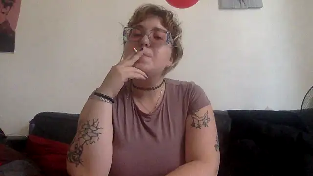 Snapshot of mysteradecadent chatting on June 26, 11:36 am mysteradecadent online show from June 26, 11:36 am