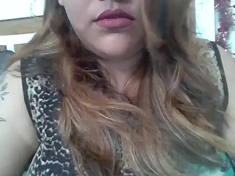 Snapshot of Hotty_Angelina chatting on June 14, 12:40 pm Hotty Angelina online show from June 14, 12:40 pm