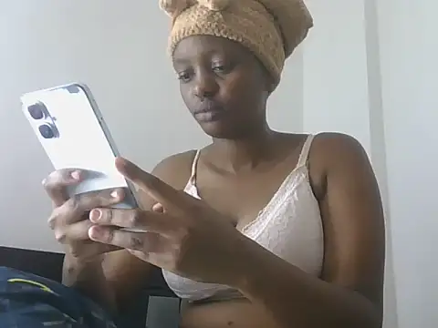 Snapshot of passion_dol chatting on June 17, 7:37 pm passion dol online show from June 17, 7:37 pm