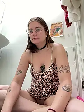 Snapshot of mclacy chatting on July 12, 1:02 pm mclacy online show from July 12, 1:02 pm