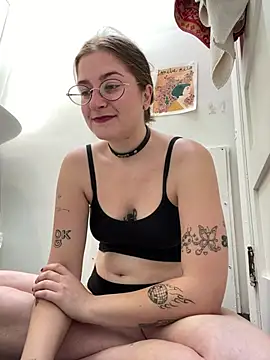 Snapshot of mclacy chatting on July 24, 12:14 pm mclacy online show from July 24, 12:14 pm