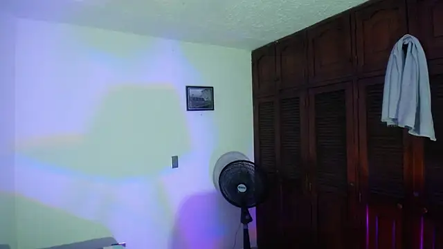 Snapshot of sweety_milk_ chatting on July 30, 8:52 pm sweety milk online show from July 30, 8:52 pm