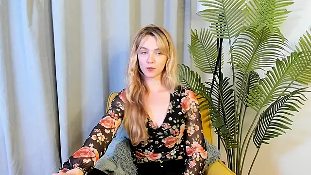 MarielRoloson online show from June 15, 5:15 pm