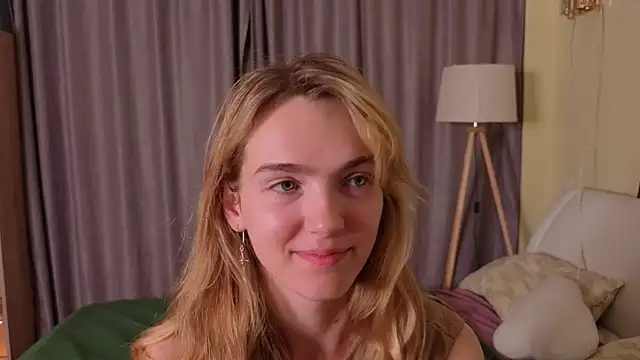 MarielRoloson online show from June 28, 7:20 pm