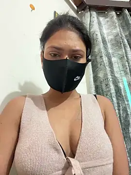 Snapshot of kavyq3791 chatting on June 15, 4:04 am kavyq3791 online show from June 15, 4:04 am