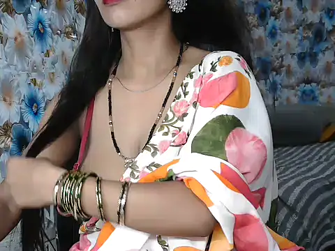 Snapshot of NottyMomo chatting on July 27, 9:49 am NottyMomo online show from July 27, 9:49 am