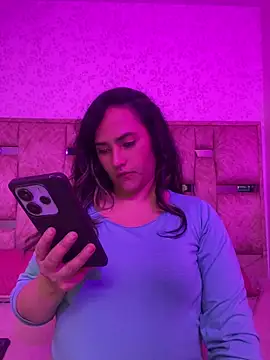 Snapshot of sophia_pink17 chatting on July 14, 12:44 pm sophia pink17 online show from July 14, 12:44 pm
