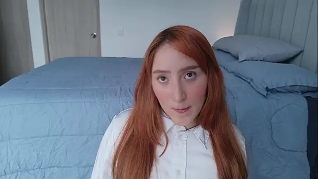 Snapshot of HeyLizaBeth chatting on June 17, 8:43 pm HeyLizaBeth online show from June 17, 8:43 pm