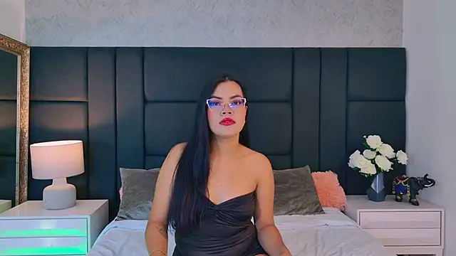 AliceLavenders online show from June 29, 1:22 pm