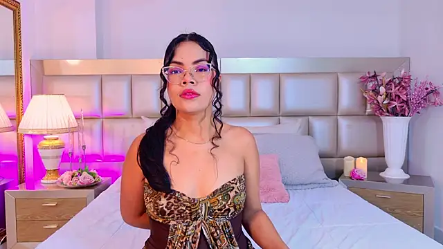 AliceLavenders online show from July 7, 1:15 pm