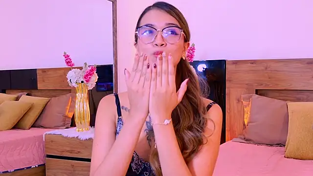 CassieMills online show from July 28, 3:21 pm