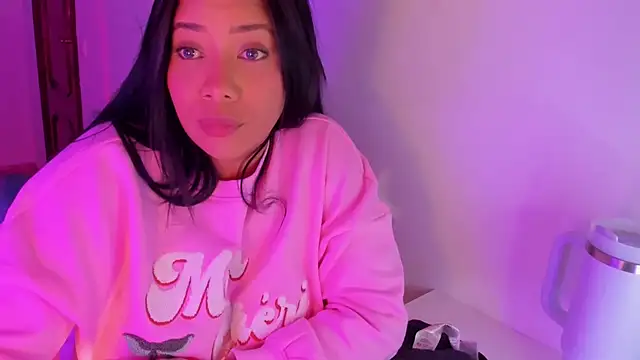 NicolePasqualott online show from February 10, 9:30 pm