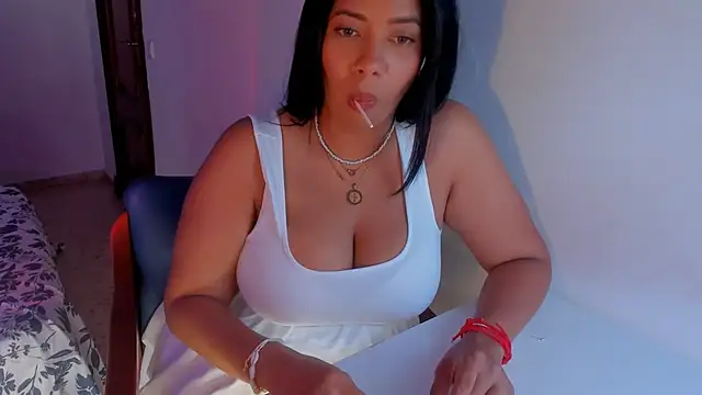 NicolePasqualott online show from July 9, 7:18 pm