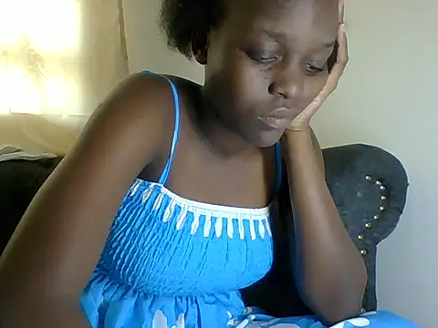 Snapshot of Sexylov25 chatting on July 14, 10:09 am Sexylov25 online show from July 14, 10:09 am