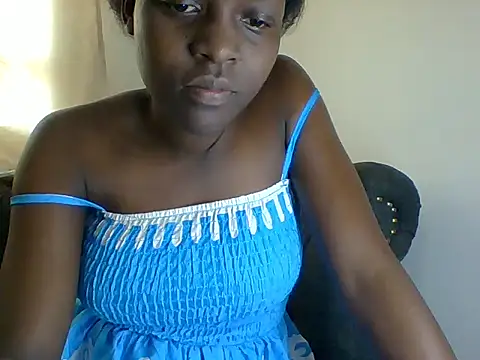Snapshot of Sexylov25 chatting on July 14, 10:32 am Sexylov25 online show from July 14, 10:32 am