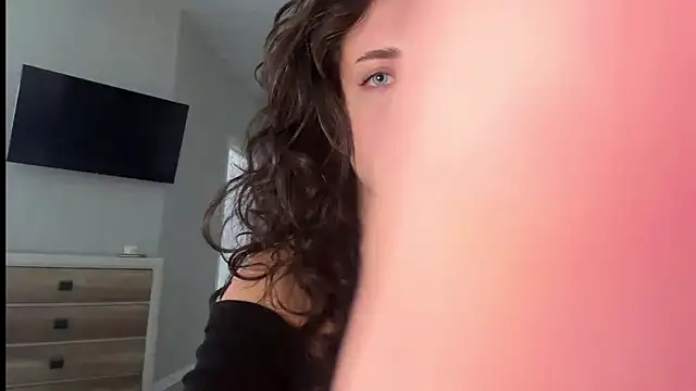 Snapshot of A_Milly chatting on July 16, 1:39 pm A Milly online show from July 16, 1:39 pm