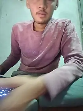Snapshot of Adityasighn chatting on August 6, 1:35 pm Adityasighn online show from August 6, 1:35 pm