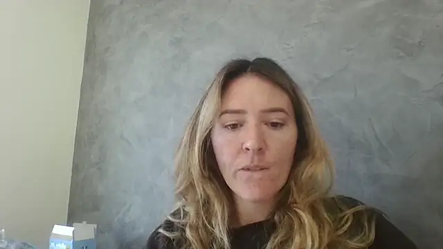gigibaby93 online show from June 16, 9:56 am