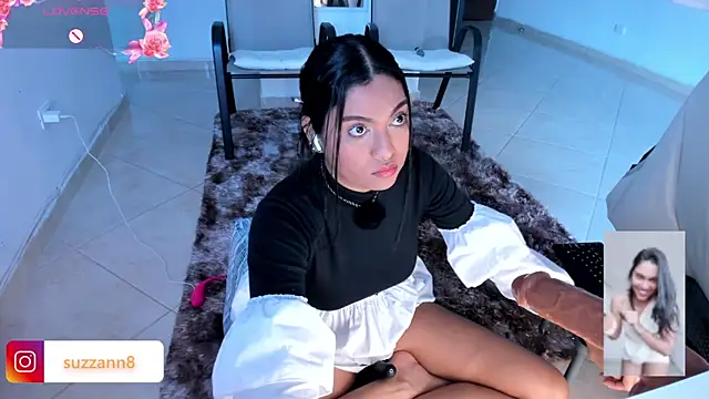Snapshot of SUZZAN-R chatting on June 19, 10:35 pm SUZZAN-R online show from June 19, 10:35 pm