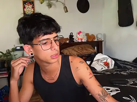 Snapshot of ibrat_andy1 chatting on July 3, 9:21 pm ibrat andy1 online show from July 3, 9:21 pm