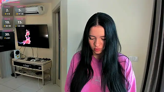 Snapshot of Evelyne_xxo chatting on July 29, 2:53 am Evelyne xxo online show from July 29, 2:53 am