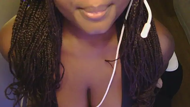 Snapshot of peachpup chatting on June 15, 10:39 am peachpup online show from June 15, 10:39 am