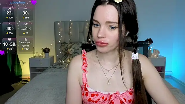 Little cuti1e online show from June 24, 10:14 am