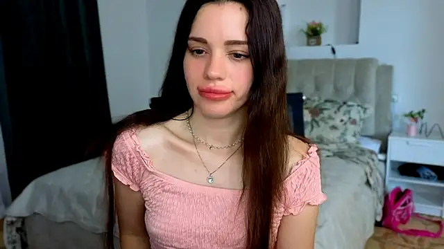 Little cuti1e online show from June 28, 9:59 am