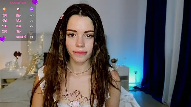 Little cuti1e online show from July 7, 7:34 am