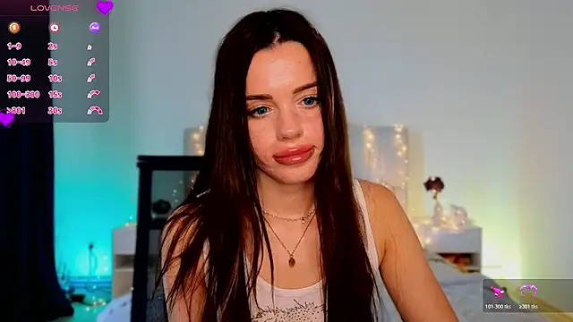 Little cuti1e online show from July 11, 9:56 am
