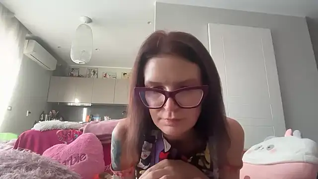 Snapshot of KittyKatKlub chatting on June 15, 4:53 pm KittyKatKlub online show from June 15, 4:53 pm