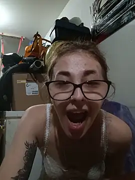 Snapshot of NeedyNina chatting on June 17, 2:14 am NeedyNina online show from June 17, 2:14 am