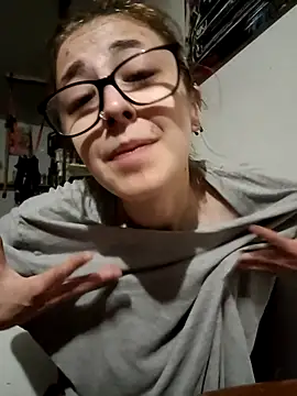 Snapshot of NeedyNina chatting on July 8, 1:37 pm NeedyNina online show from July 8, 1:37 pm