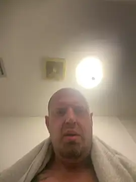 Snapshot of BigDJohnson5 chatting on June 21, 5:26 pm BigDJohnson5 online show from June 21, 5:26 pm